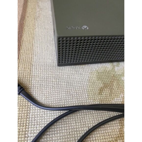 Excellent Used Condition XBox One S Game Console with DVD Player - Picture 4 of 6